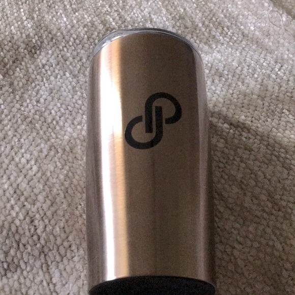 NEW!! Gold Poshmark Stainless Steel Tumbler Perfect Travel Mug NEW! 20 Oz FINA… - Picture 1 of 4
